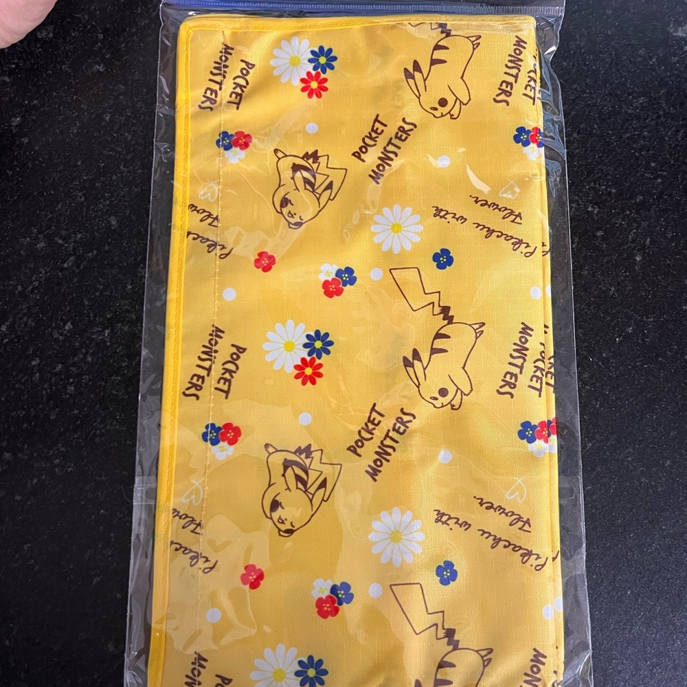 Pikachu Pokemon Pocket Monster RARE Yellow Tissue Box Cover Exclusive for Japan‎